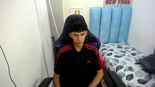 Snapshot of yiisu_ chatting on 09/08/25, 06:29 yiisu  online show from 09/08/25, 06:29