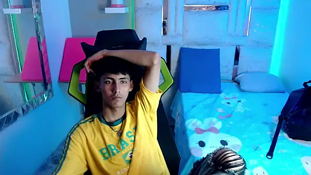 Snapshot of yiisu_ chatting on 09/12/25, 06:19 yiisu  online show from 09/12/25, 06:19