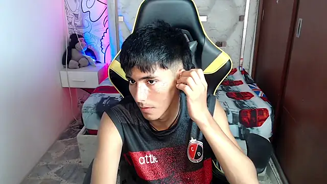 Snapshot of yiisu_ chatting on 10/03/25, 06:16 yiisu  online show from 10/03/25, 06:16