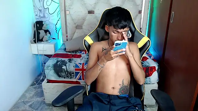 Snapshot of yiisu_ chatting on 10/06/25, 06:16 yiisu  online show from 10/06/25, 06:16