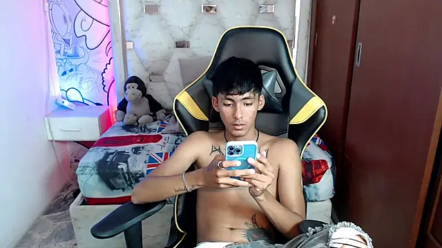 Snapshot of yiisu_ chatting on 10/10/25, 06:18 yiisu  online show from 10/10/25, 06:18