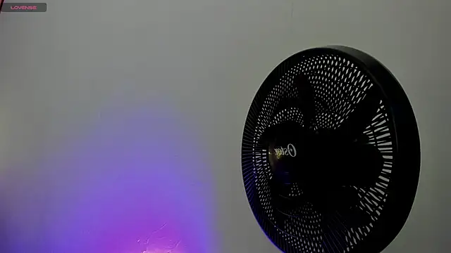 Snapshot of karlarusso chatting on 02/25/26, 12:15 karlarusso online show from 02/25/26, 12:15