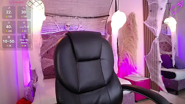 Snapshot of Amara_Davis chatting on 10/16/25, 04:24 Amara Davis online show from 10/16/25, 04:24