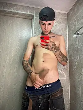 samm4044 online show from 12/15/25, 09:52