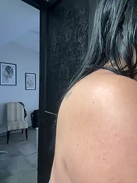 Snapshot of victoria_amatista_ chatting on 10/29/25, 03:25 victoria amatista online show from 10/29/25, 03:25