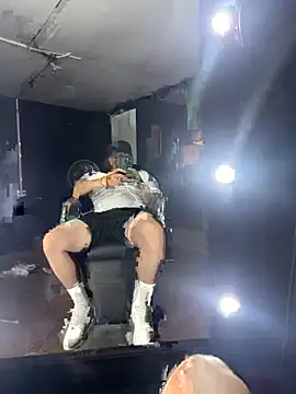 Snapshot of crazybarber69 chatting on 09/18/25, 06:26 crazybarber69 online show from 09/18/25, 06:26