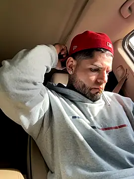 Snapshot of crazybarber69 chatting on 11/29/25, 09:29 crazybarber69 online show from 11/29/25, 09:29