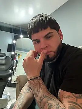 Snapshot of crazybarber69 chatting on 02/10/26, 06:56 crazybarber69 online show from 02/10/26, 06:56