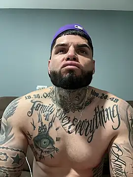 Snapshot of crazybarber69 chatting on 02/20/26, 07:32 crazybarber69 online show from 02/20/26, 07:32