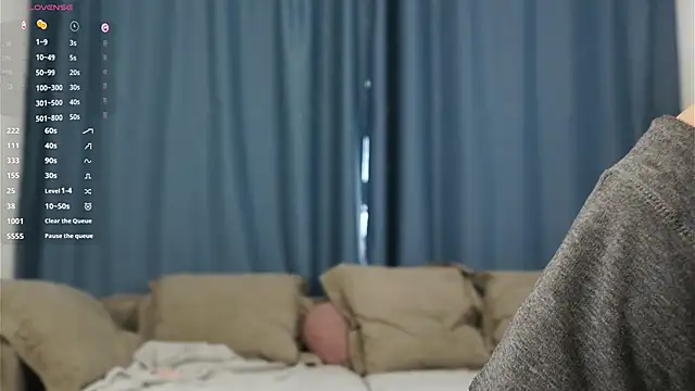 TaiteFairfield online show from 11/05/25, 07:08