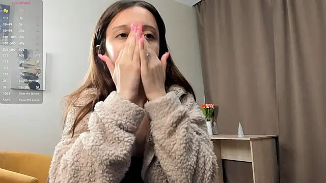 TaiteFairfield online show from 12/18/25, 07:36