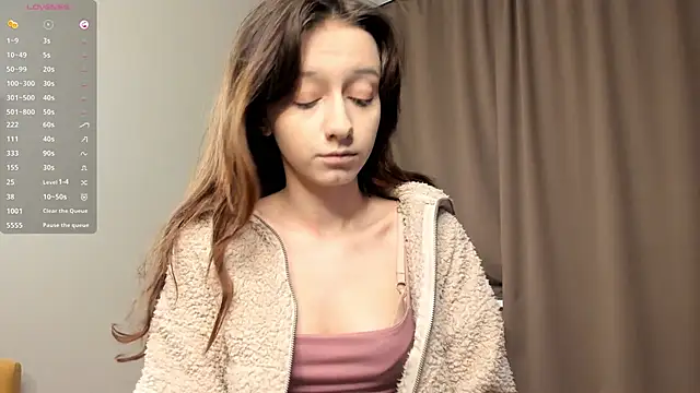 TaiteFairfield online show from 12/20/25, 09:27