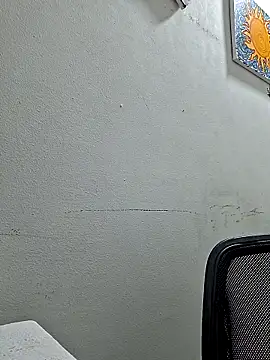 channell0 online show from 10/31/25, 06:47