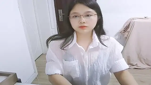 Snapshot of 98bunny chatting on 09/20/25, 03:02 98bunny online show from 09/20/25, 03:02