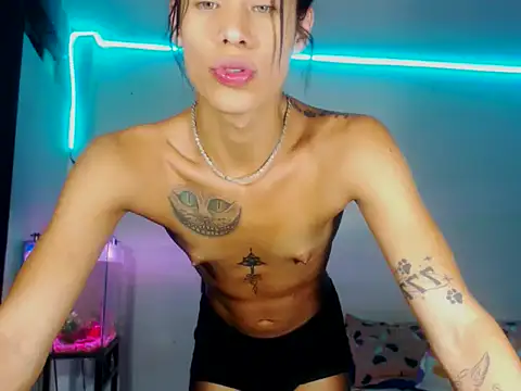 Snapshot of beautiful_taty chatting on 10/24/25, 10:17 beautiful taty online show from 10/24/25, 10:17