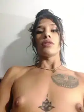 Snapshot of beautiful_taty chatting on 12/20/25, 05:58 beautiful taty online show from 12/20/25, 05:58