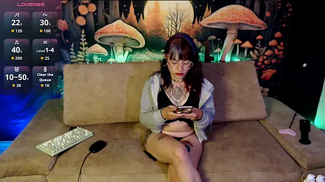 LunaBunny8 online show from 09/23/25, 12:13