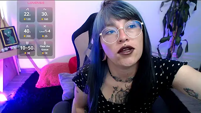 LunaBunny8 online show from 11/24/25, 02:06