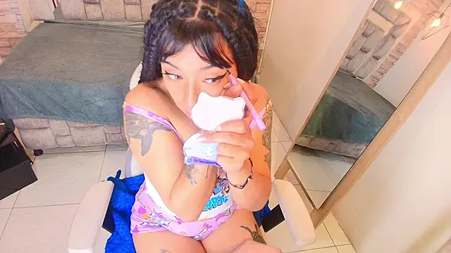 Soleil 66 online show from 11/25/25, 04:45