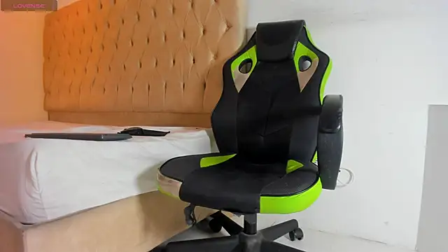 Snapshot of Darkknightx01 chatting on 09/09/25, 12:43 Darkknightx01 online show from 09/09/25, 12:43