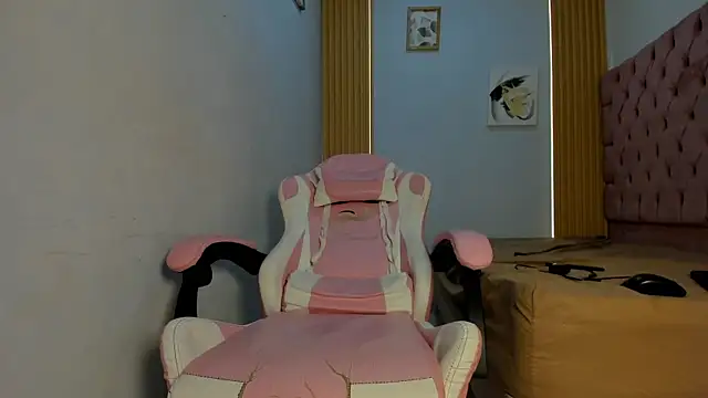 Snapshot of Darkknightx01 chatting on 09/30/25, 01:49 Darkknightx01 online show from 09/30/25, 01:49