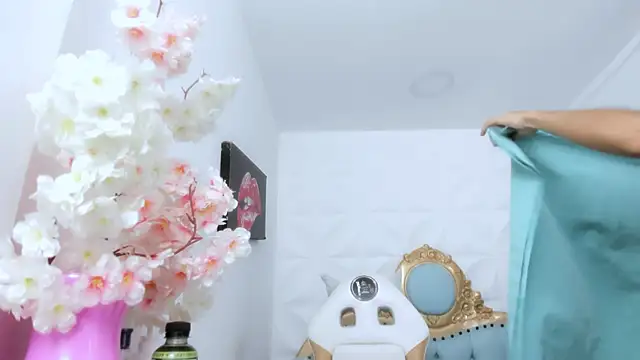 eimy skinny  online show from 10/29/25, 06:53