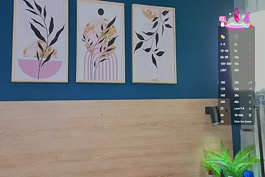 SarahMiler  online show from 10/01/25, 11:49