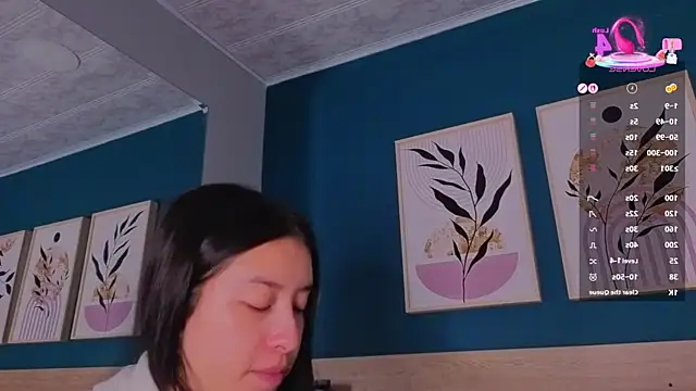 SarahMiler  online show from 10/18/25, 11:44