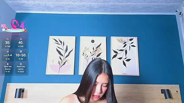 SarahMiler  online show from 11/11/25, 07:47