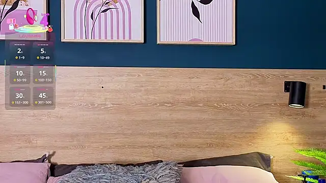 SarahMiler  online show from 12/19/25, 07:54