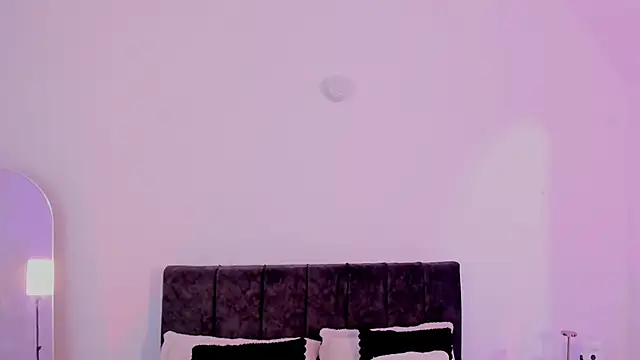 Snapshot of Taylormaxwell chatting on 11/26/25, 08:21 Taylormaxwell online show from 11/26/25, 08:21