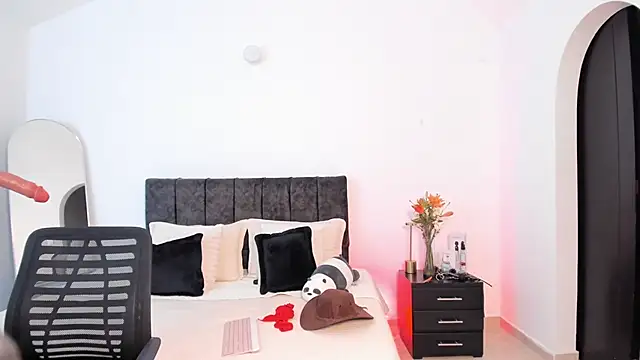 Taylormaxwell online show from 12/19/25, 10:50