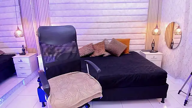 VictoriaaBlair online show from 04/02/26, 06:49