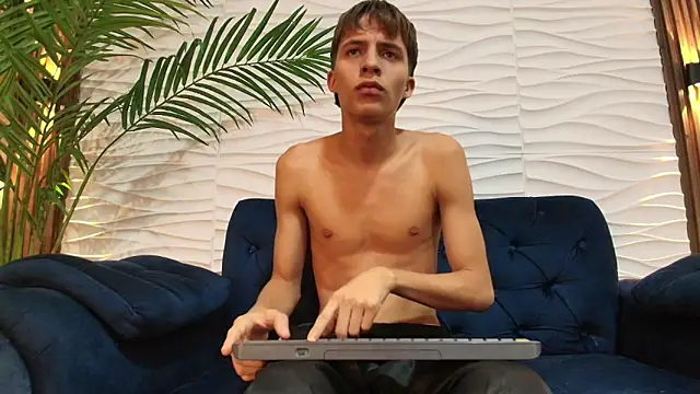 Snapshot of Pavo_tv chatting on 05/25/26, 11:38 Pavo tv online show from 05/25/26, 11:38