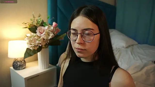 ywixos online show from 12/15/25, 02:21