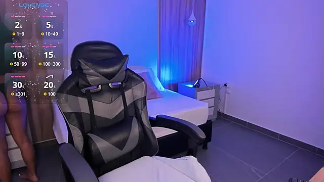 Snapshot of megara_x_ chatting on 11/19/25, 02:33 megara x online show from 11/19/25, 02:33