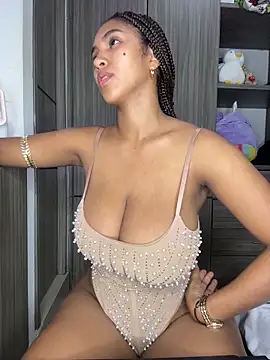 Snapshot of Mia_sweet80 chatting on 12/21/25, 03:24 Mia sweet80 online show from 12/21/25, 03:24