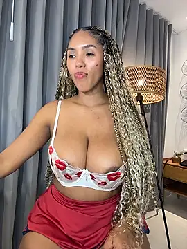 Snapshot of Mia_sweet80 chatting on 01/16/26, 03:32 Mia sweet80 online show from 01/16/26, 03:32