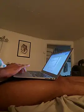 latina-pene online show from 10/13/25, 08:09