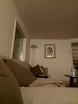 latina-pene online show from 10/14/25, 04:52