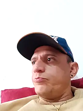 Snapshot of leon8013A chatting on 09/11/25, 12:38 leon8013A online show from 09/11/25, 12:38