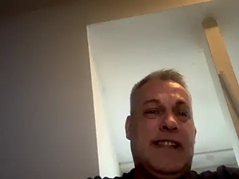 Snapshot of Albatrossen09 chatting on 12/16/25, 07:46 Albatrossen09 online show from 12/16/25, 07:46