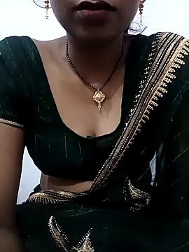 priiyafuun online show from 10/13/25, 04:51