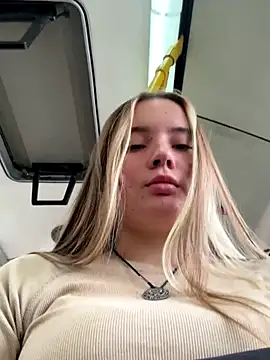 Snapshot of StephanieMur chatting on 09/22/25, 03:52 StephanieMur online show from 09/22/25, 03:52