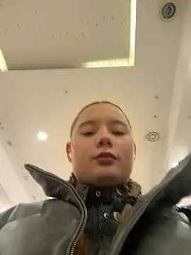 StephanieMur online show from 11/11/25, 03:50