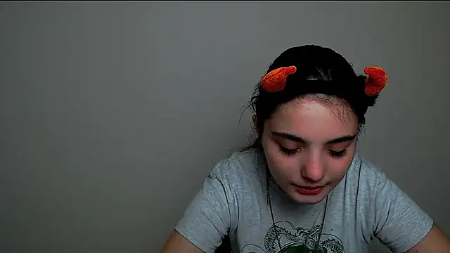 Sun Shine   online show from 10/10/25, 09:03