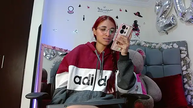 Snapshot of Kitty_Slim chatting on 10/02/25, 01:07 Kitty Slim online show from 10/02/25, 01:07