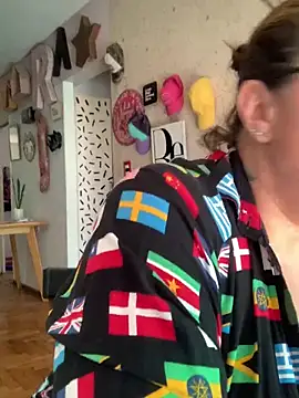 LupeLok online show from 10/21/25, 04:30