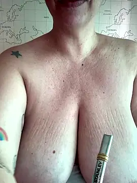 Snapshot of LupeLok chatting on 01/09/26, 01:25 LupeLok online show from 01/09/26, 01:25