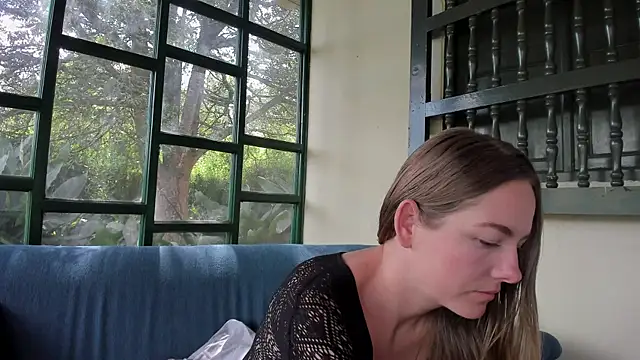 Angiehuston1 online show from 10/04/25, 02:15